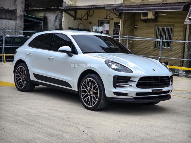 2020年Macan 總代理/跑車計時套件/跑車旋鈕/21吋圈/電尾門/顯影/雷達/恆溫  第2張相片