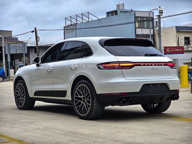 2020年Macan 總代理/跑車計時套件/跑車旋鈕/21吋圈/電尾門/顯影/雷達/恆溫  第7張相片