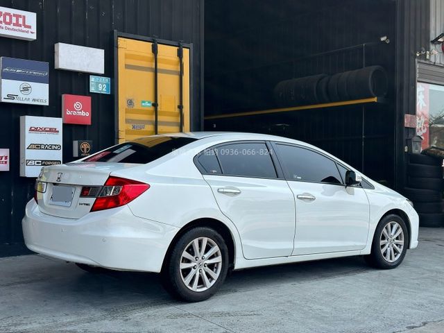 2013年K14 HID燈/快撥/多功能快控/倒車顯影/導航  第3張相片