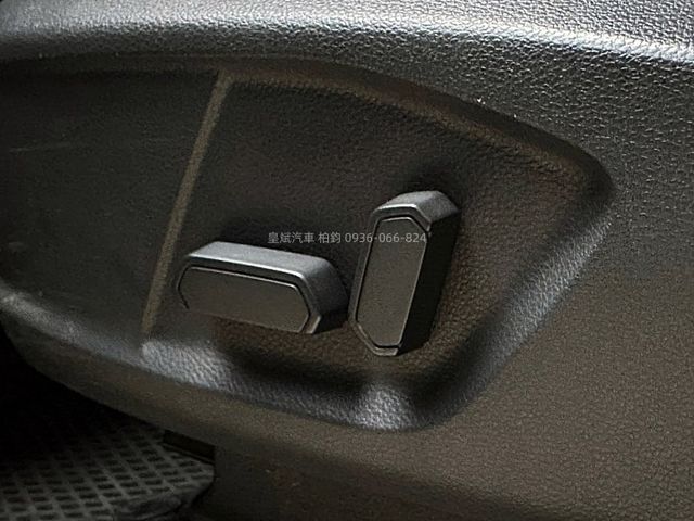 2017年Ranger 4WD/倒車顯影/電動椅/循跡防滑/多功能快控  第7張相片