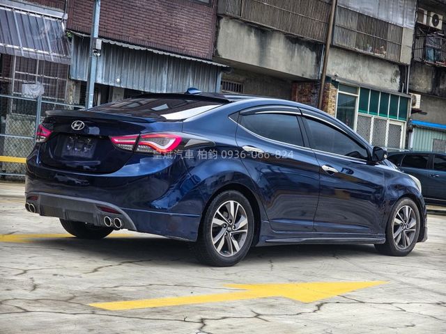 2016年Elantra 天窗/IKEY/摸門/恆溫/安卓機/顯影/雷達/抬顯/尾翼  第3張相片