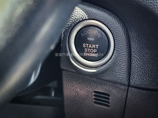 2010年Mazda 3 天窗/IKEY/摸門/恆溫/雷達/安卓機  第14張相片