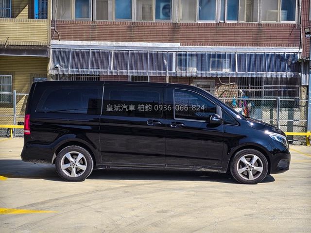2018年V250d 八人座/柴油/恆溫/顯影/雷達/電尾門/單邊電滑門  第3張相片