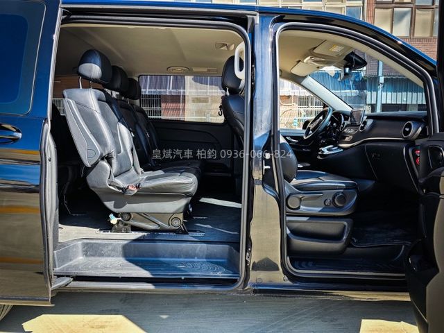 2018年V250d 八人座/柴油/恆溫/顯影/雷達/電尾門/單邊電滑門  第6張相片