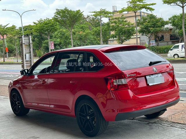 2015年Rapid Sportback/全景天窗/電折/影音  第4張相片