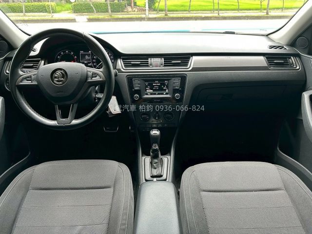 2015年Rapid Sportback/全景天窗/電折/影音  第5張相片