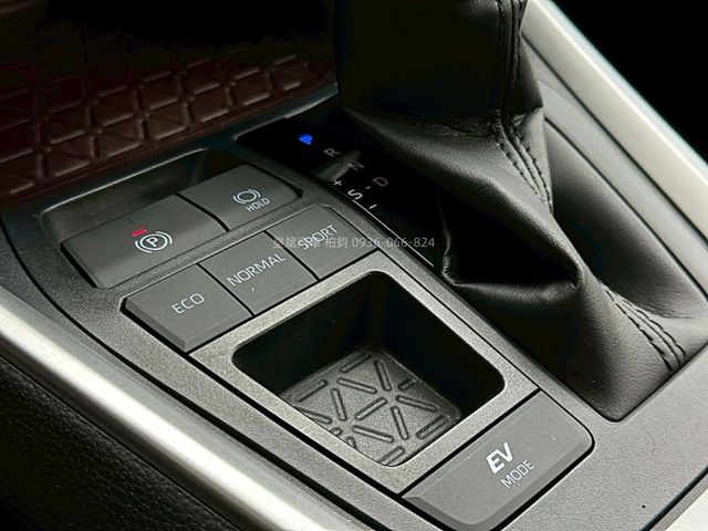 2022年RAV4 油電/ACC跟車/免kEY/環景/循跡防滑/電熱椅/電動椅  第8張相片