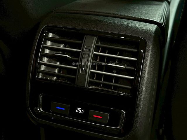 2016年Passat Variant 免KEY/電尾門/循跡防滑/多功能快控/影音/雷達  第15張相片