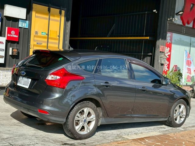 2014年Focus 多功能快控/倒車顯影/導航/電折  第3張相片