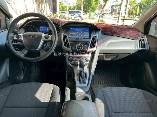 2014年Focus 多功能快控/倒車顯影/導航/電折  第5張相片