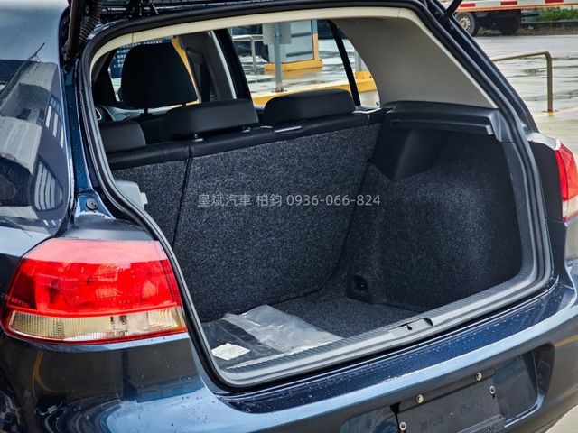 2011年Golf ！稀有跑少只跑四萬！後座分離座椅／改裝輪圈  第11張相片
