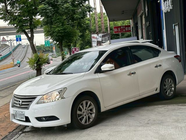 2014年Sentra 導航/倒車顯影/電折/多功能快控  第1張相片