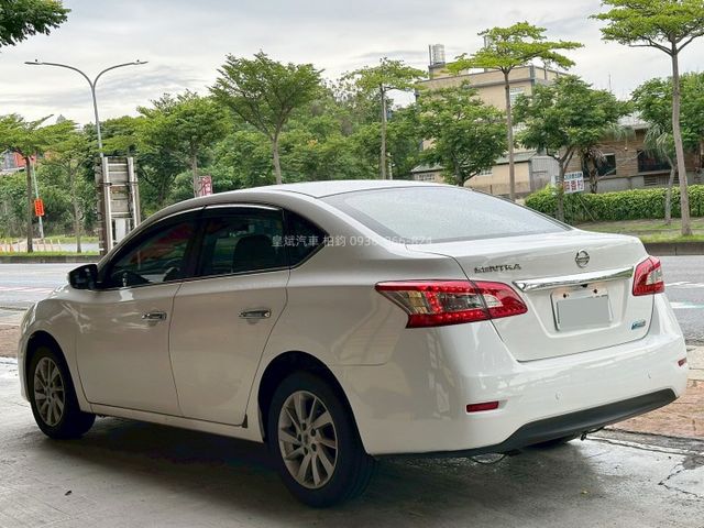 2014年Sentra 導航/倒車顯影/電折/多功能快控  第4張相片