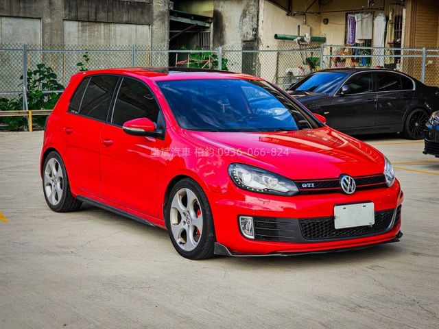 2011年Golf GTI HID燈/天窗/顯影/雷達/改卡鉗  第2張相片