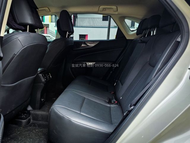 2022年NX200 豪華版/環景/ACC/車道維持/電尾門/抬顯/IKEY/摸門/電動椅/雷達  第7張相片