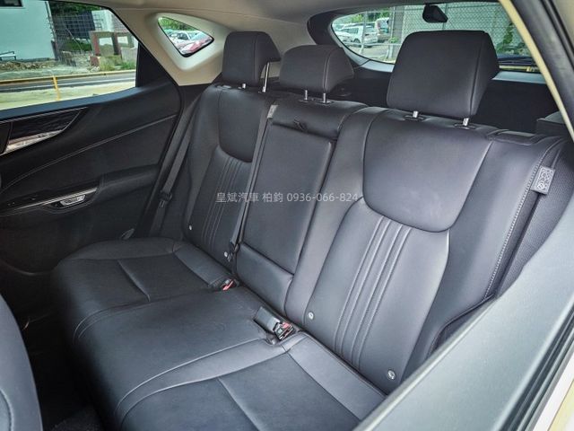 2022年NX200 豪華版/環景/ACC/車道維持/電尾門/抬顯/IKEY/摸門/電動椅/雷達  第8張相片