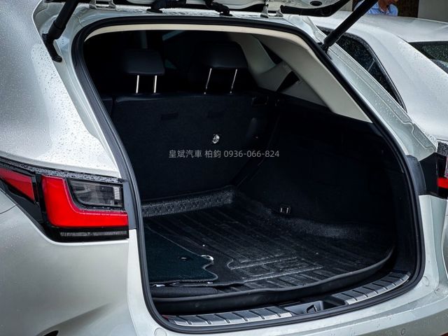 2022年NX200 豪華版/環景/ACC/車道維持/電尾門/抬顯/IKEY/摸門/電動椅/雷達  第12張相片