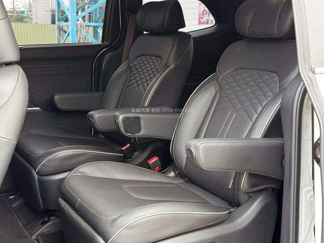 2023年Custin GLT-B VIP/ACC跟車/360環景/全景天窗/通風椅/雙邊電滑門/恆溫/電尾門  第8張相片
