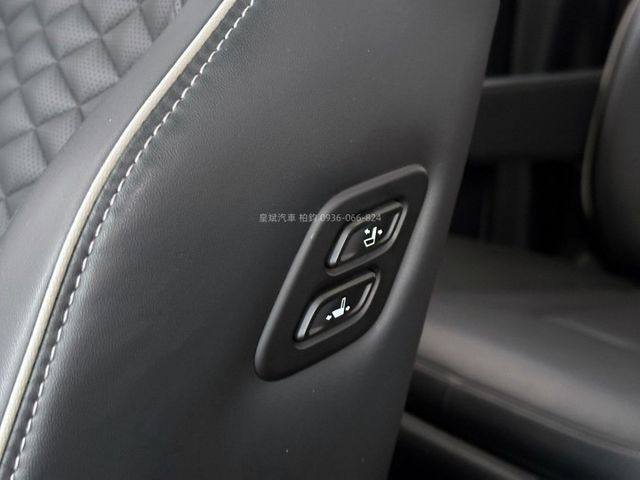 2023年Custin GLT-B VIP/ACC跟車/360環景/全景天窗/通風椅/雙邊電滑門/恆溫/電尾門  第9張相片
