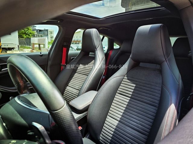 2015年CLA250 SB 總代理/AMG/全景/顯影/雷達/快撥/恆溫/電尾門/雙前電動座椅/HID燈/蝴蝶尾燈  第8張相片