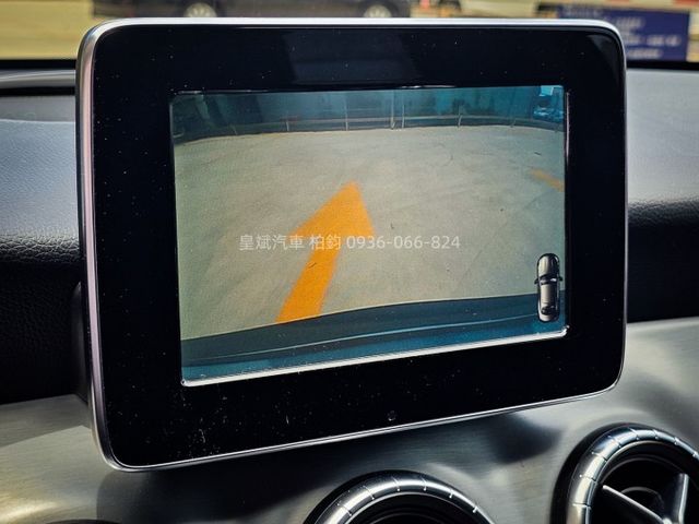 2015年CLA250 SB 總代理/AMG/全景/顯影/雷達/快撥/恆溫/電尾門/雙前電動座椅/HID燈/蝴蝶尾燈  第15張相片
