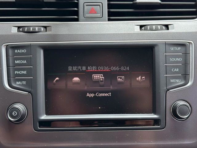 2015年Golf 電子手剎/藍芽/影音  第8張相片