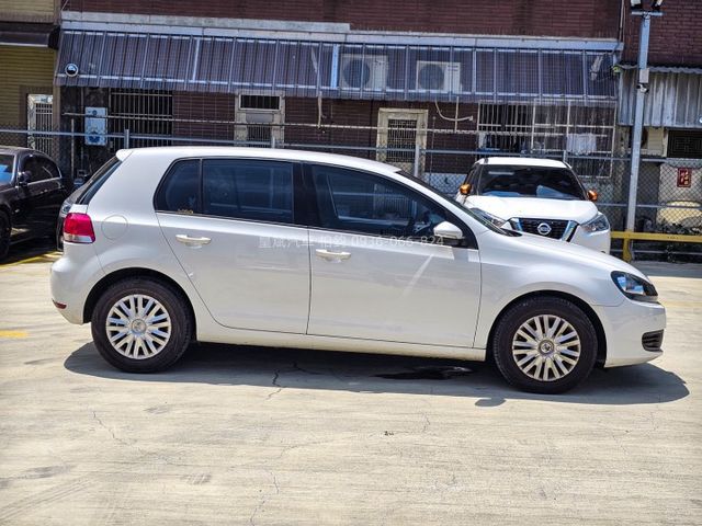 2010年Golf 倒車顯影/雷達  第5張相片