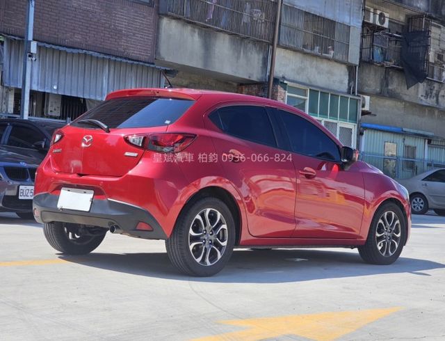 2016年Mazda 2 頂級/IKEY/摸門/顯影/雷達/恆溫/LED燈  第4張相片