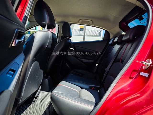 2016年Mazda 2 頂級/IKEY/摸門/顯影/雷達/恆溫/LED燈  第11張相片