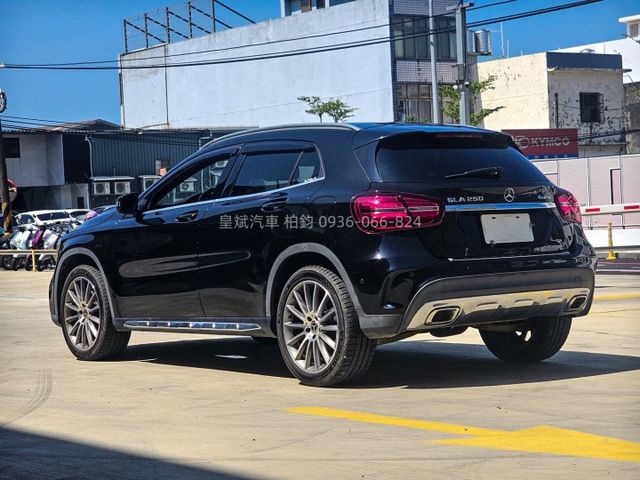 2018年GLA250 4Matic/AMG/全景天窗/盲點/顯影/雷達/IKEY/恆溫/LED燈  第5張相片