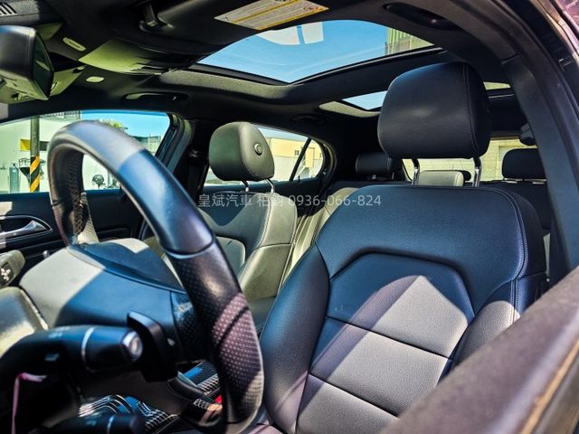 2018年GLA250 4Matic/AMG/全景天窗/盲點/顯影/雷達/IKEY/恆溫/LED燈  第6張相片