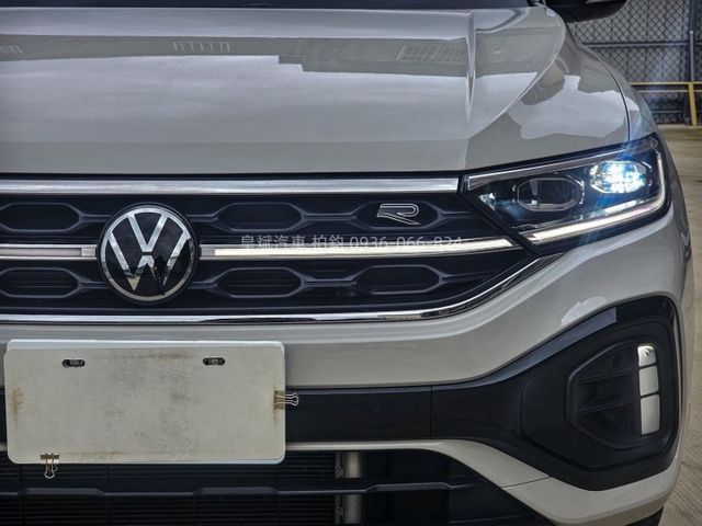 2023年T-Roc R-Line 4MOTION/R-Line/ACC/全景天窗/IKEY/摸門/電尾門/恆溫/顯影  第6張相片