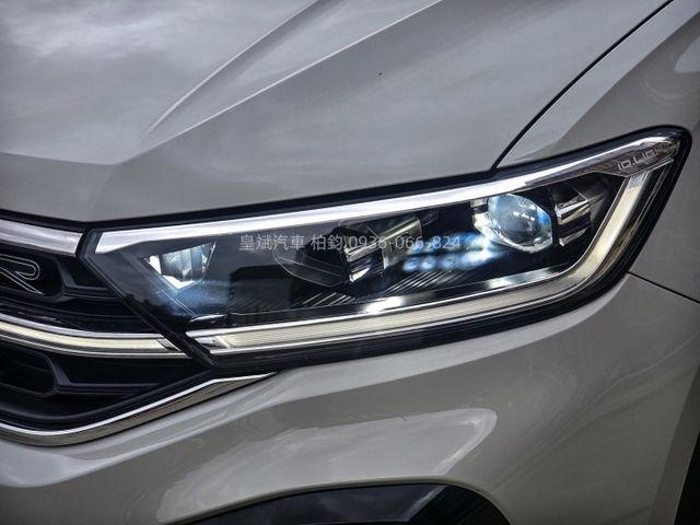 2023年T-Roc R-Line 4MOTION/R-Line/ACC/全景天窗/IKEY/摸門/電尾門/恆溫/顯影  第7張相片