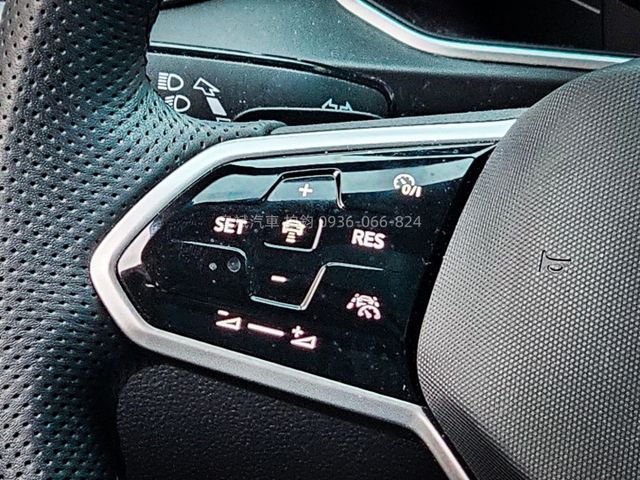 2023年T-Roc R-Line 4MOTION/R-Line/ACC/全景天窗/IKEY/摸門/電尾門/恆溫/顯影  第14張相片