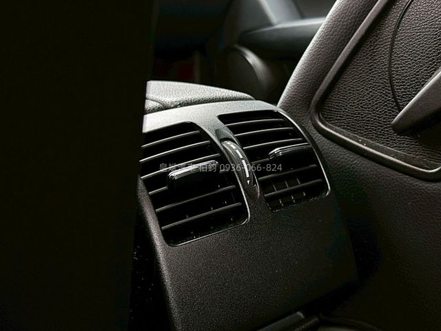 2013年C250 AMG/天窗/電動椅/安卓機/多功能快控/顯影  第9張相片