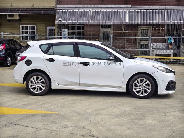 2014年Mazda 3 天窗/HID頭燈/安卓機/顯影/雷達  第3張相片