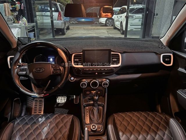 2024年Venue GLC/定速/IKEY/摸門/盲點/Carplay/360環景/車道偏移  第3張相片