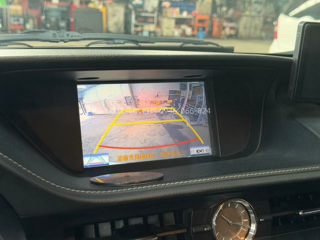 2014年ES300h 油電/天窗/顯影/雷達/HID頭燈/IKEY/摸門/電動椅  第8張相片
