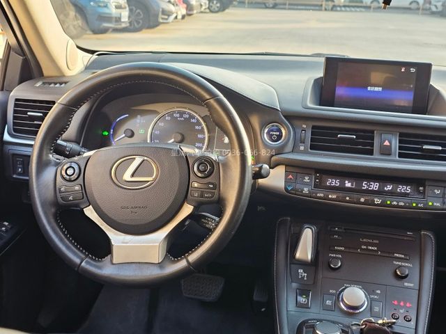 2018年CT200h 油電/ACC/車偏/顯影/雷達/恆溫/IKEY/摸門/電動椅/記憶椅  第8張相片