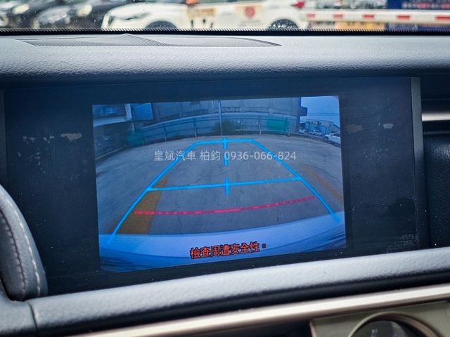 2013年IS300h 油電/豪華/IKEY/摸門/顯影/雷達/恆溫/電動椅/電熱椅/HID燈  第9張相片