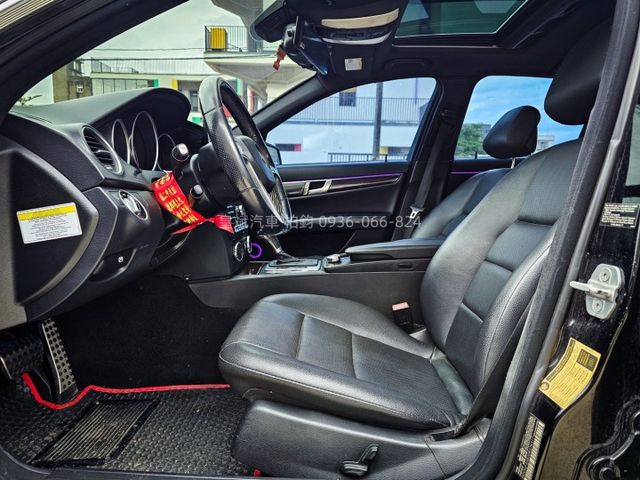 2012年C250 AMG/天窗/電動椅/HID燈/安卓機/顯影/雷達/盲點  第9張相片