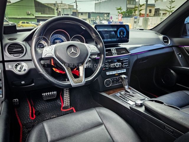 2012年C250 AMG/天窗/電動椅/HID燈/安卓機/顯影/雷達/盲點  第11張相片
