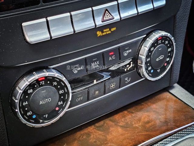 2012年C250 AMG/天窗/電動椅/HID燈/安卓機/顯影/雷達/盲點  第15張相片