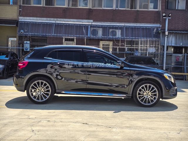 2018年GLA250 4Matic/AMG/全景天窗/盲點/顯影/雷達/IKEY/恆溫/LED燈  第3張相片