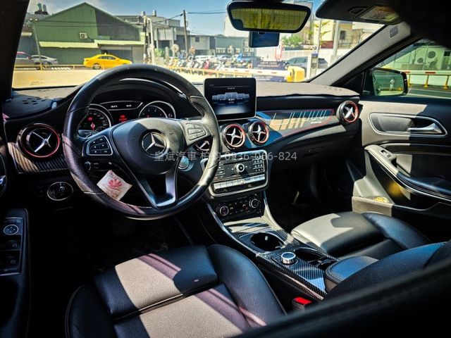 2018年GLA250 4Matic/AMG/全景天窗/盲點/顯影/雷達/IKEY/恆溫/LED燈  第7張相片