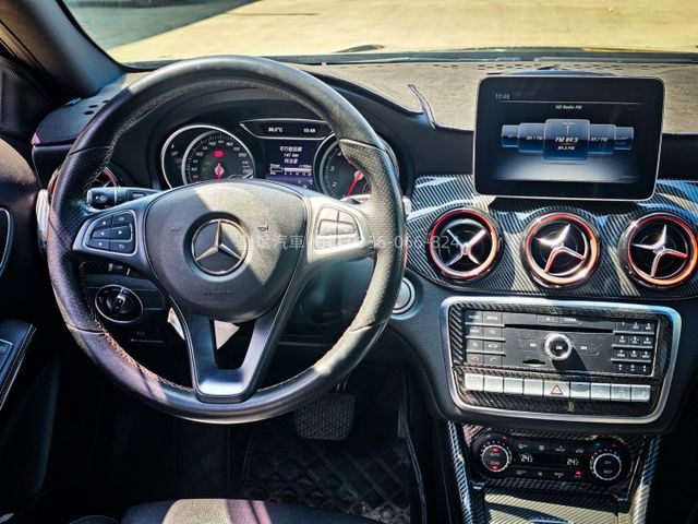 2018年GLA250 4Matic/AMG/全景天窗/盲點/顯影/雷達/IKEY/恆溫/LED燈  第13張相片