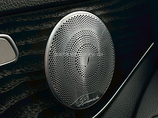 2015年C300 23P跟車/AMG/免kEY/全景天窗/換檔撥片/盲點/摸門/電冷熱椅/柏林  第15張相片