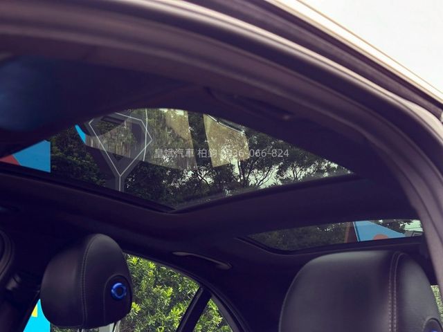 2015年C300 23P跟車/AMG/免kEY/全景天窗/換檔撥片/盲點/摸門/電冷熱椅/柏林  第16張相片