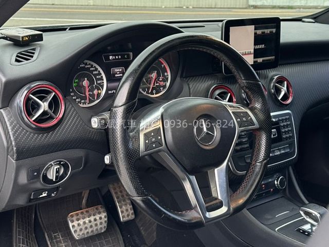 2014年A45 AMG/蘋果樹/全景天窗/南極星/改輪圈/碟盤/卡鉗  第3張相片