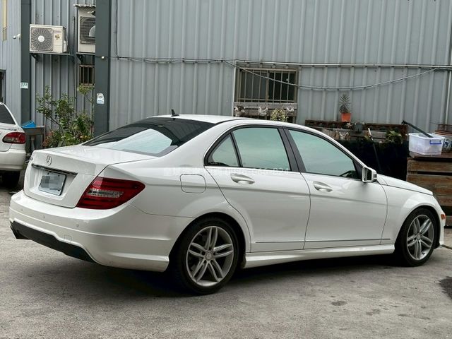 2013年C250 AMG/天窗/電動椅/安卓機/多功能快控/顯影  第3張相片